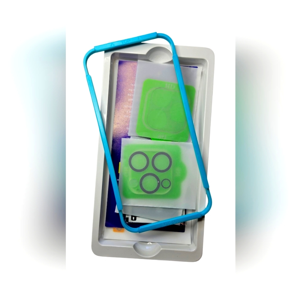 NWT - Blue and Green Phone Case with Camera Protector, Brand Maker Is  Unknown